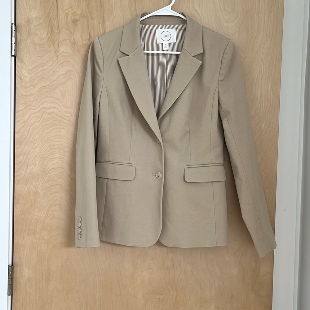 Nordstrom 1901 tan blazer, reg size 4.